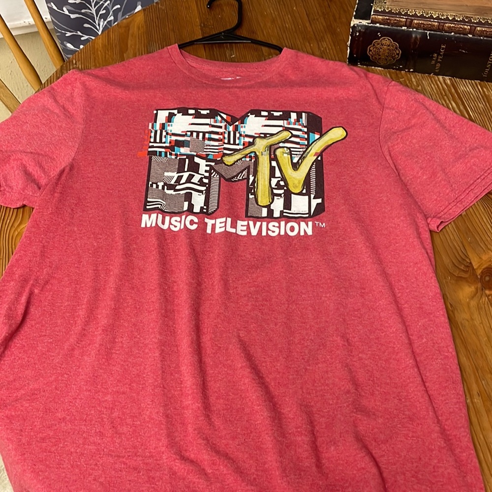 MTV short sleeved shirt